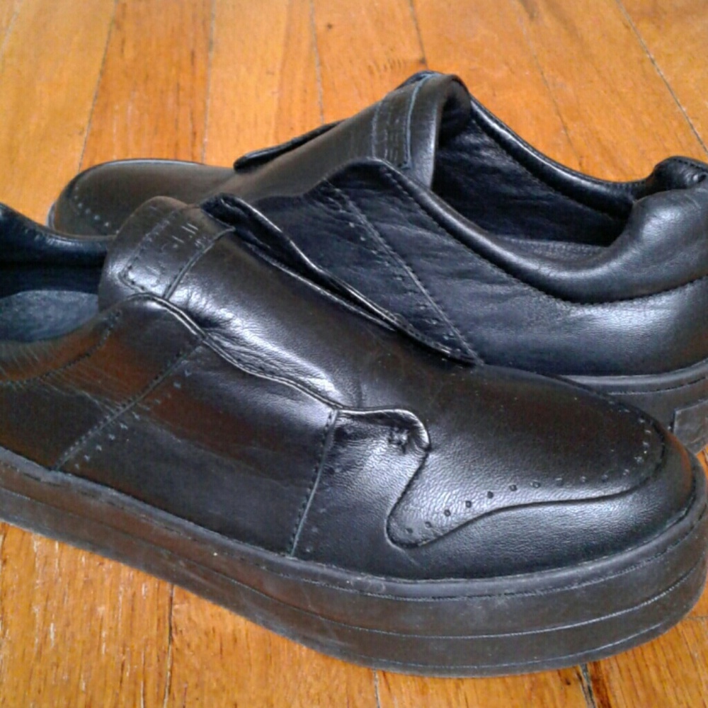 JSLIDES Hayden Black Leather Slip on